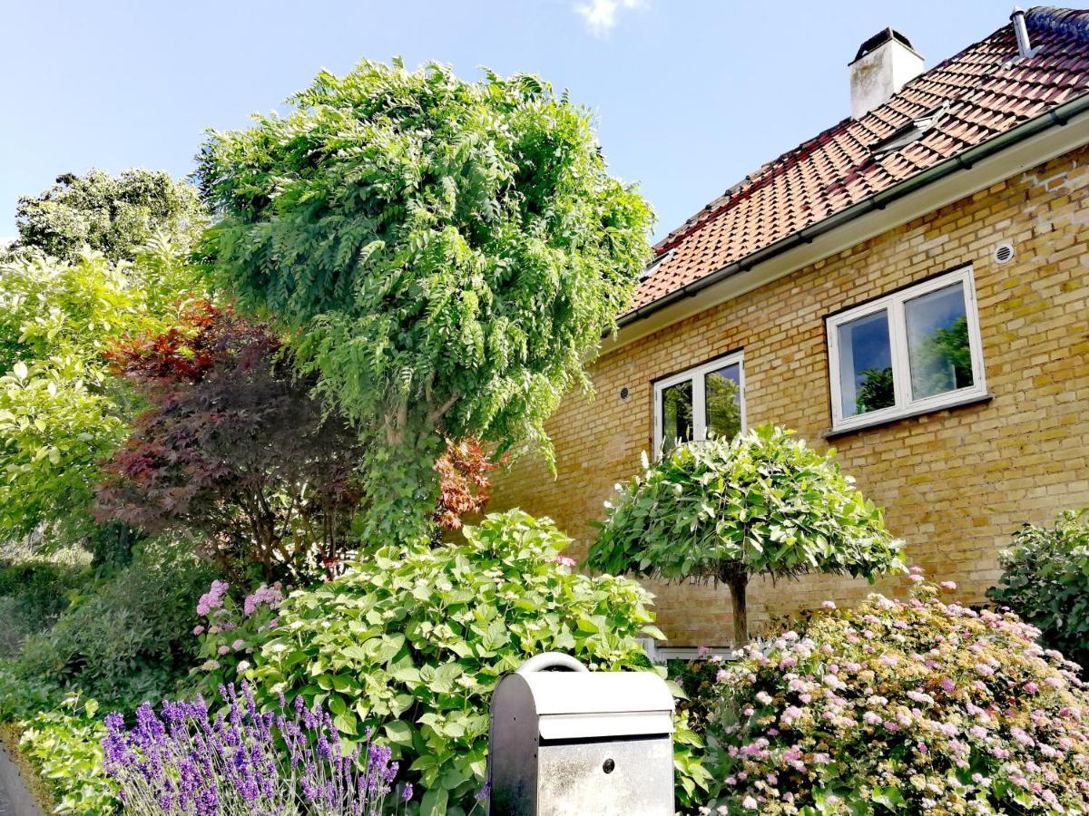 Room In A Danish Cottage With Garden View, 10 Min To Cph Gentofte Ngoại thất bức ảnh